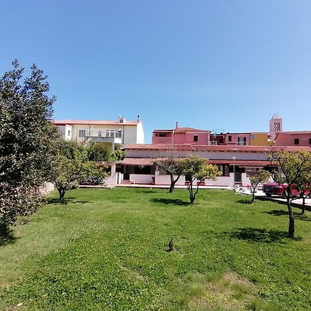 Appartamento centralissimo in San Tedoro San Teodoro  Esterno foto
