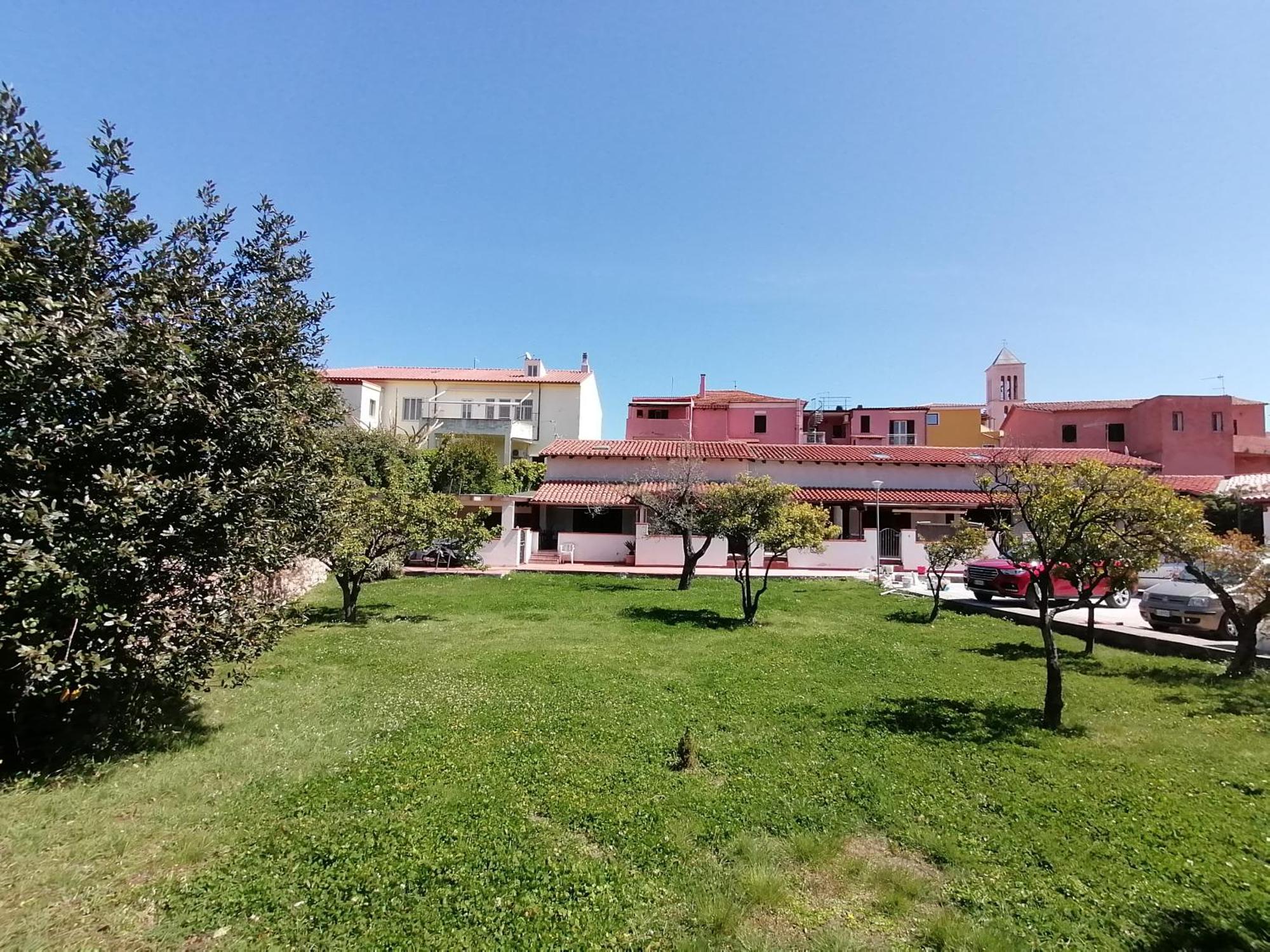 Appartamento centralissimo in San Tedoro San Teodoro  Esterno foto
